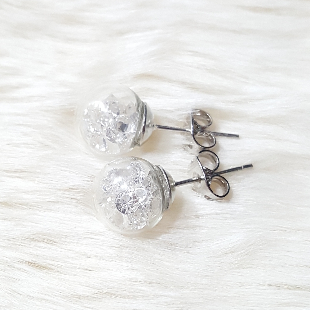 BUY1FREE1 Bubble Design Earrings 😍 with Free cute boxes and ribbons.